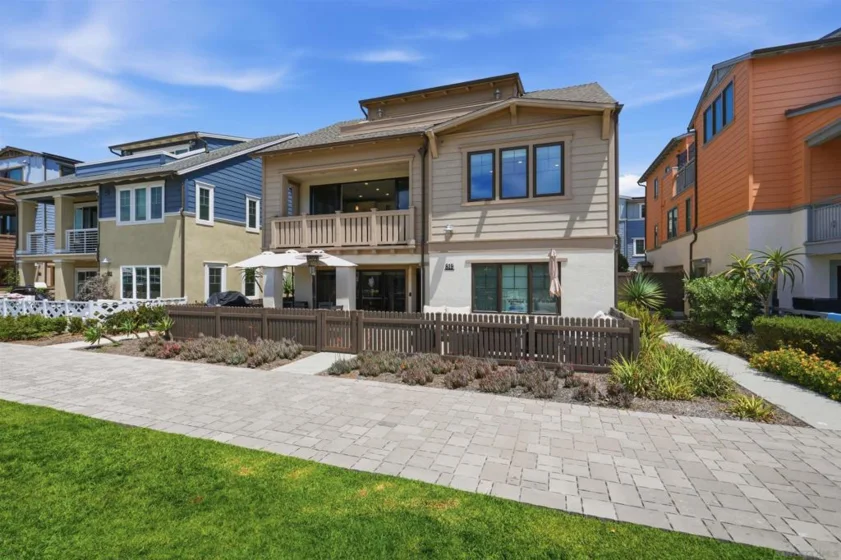 817 Jersey Court photo 2