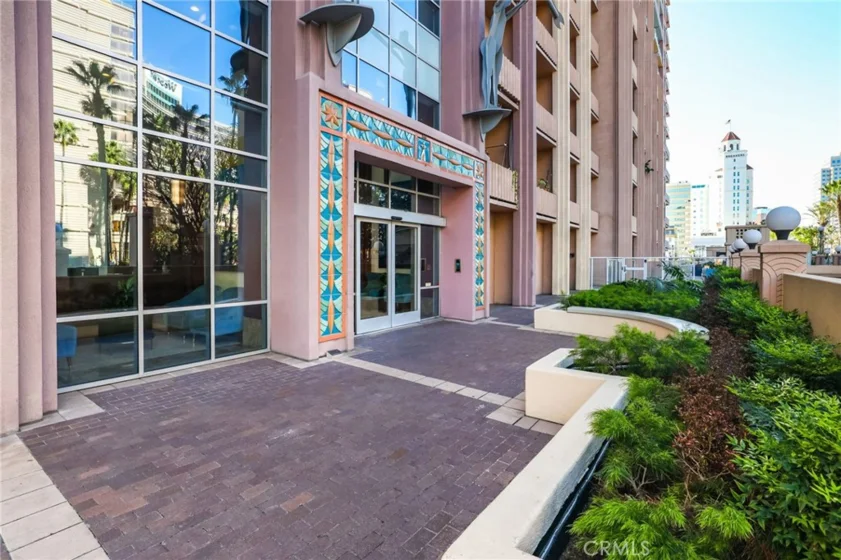 388 E Ocean Boulevard #305 photo 4