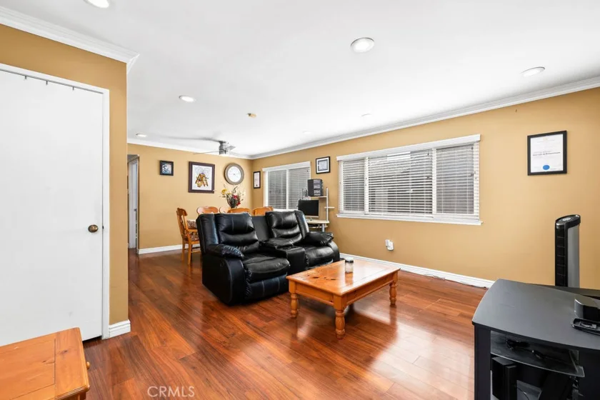 409 N Via Roma photo 17