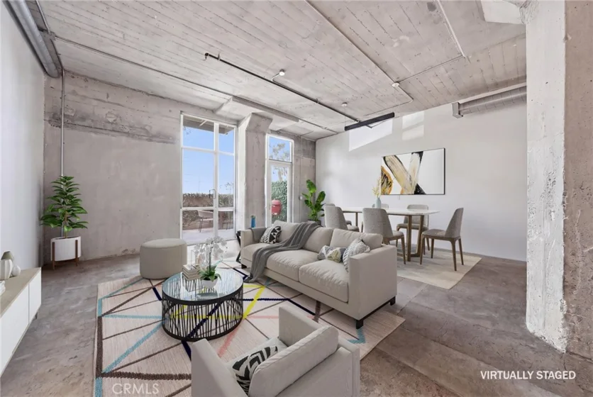 825 E 4th Street #101 photo 1