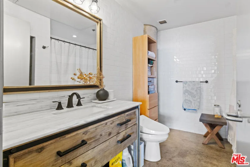 1855 Industrial Street #608 photo 4