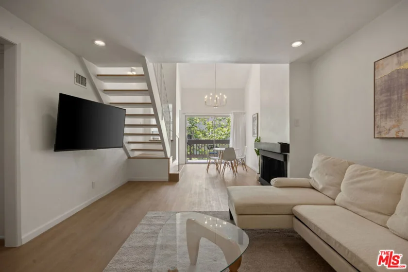 8306 Summertime Lane photo 2