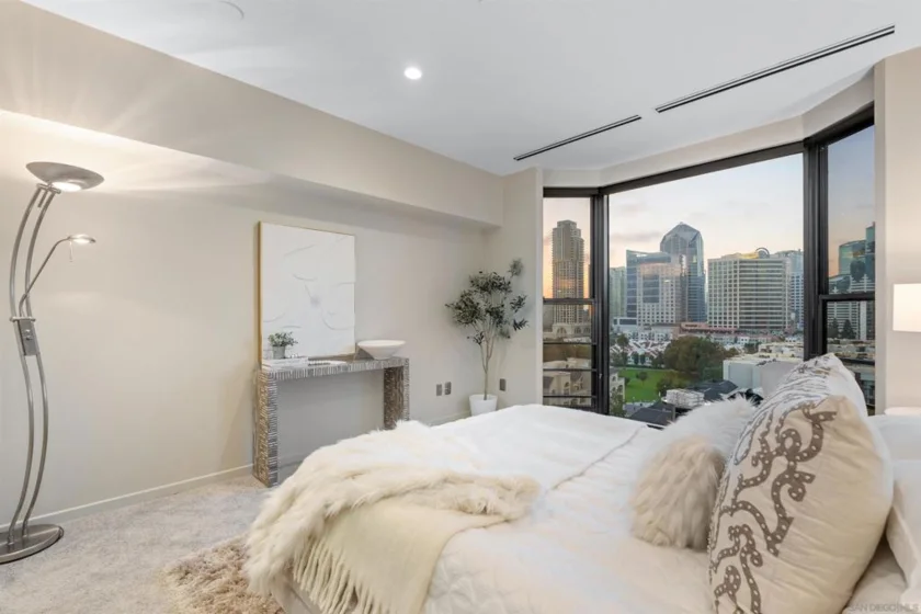 500 W Harbor Drive #1303 photo 6