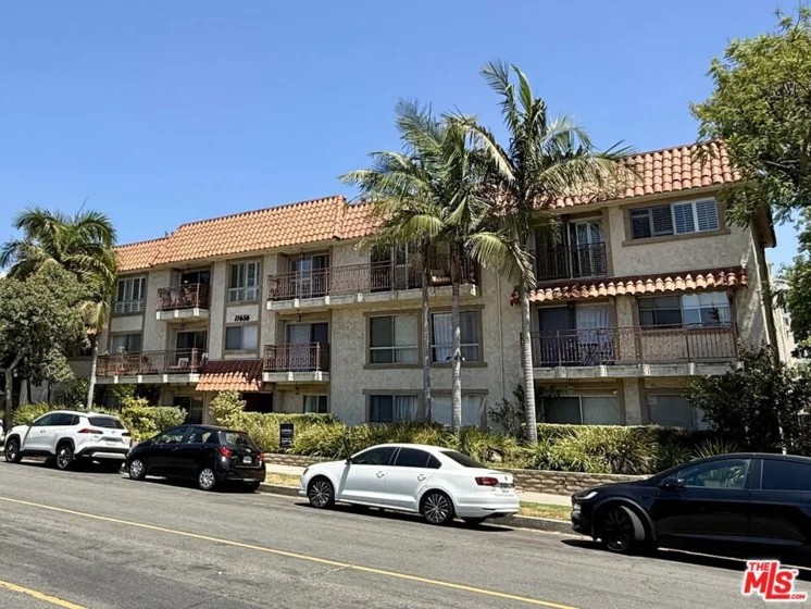 11656 Montana Avenue #302 photo 2