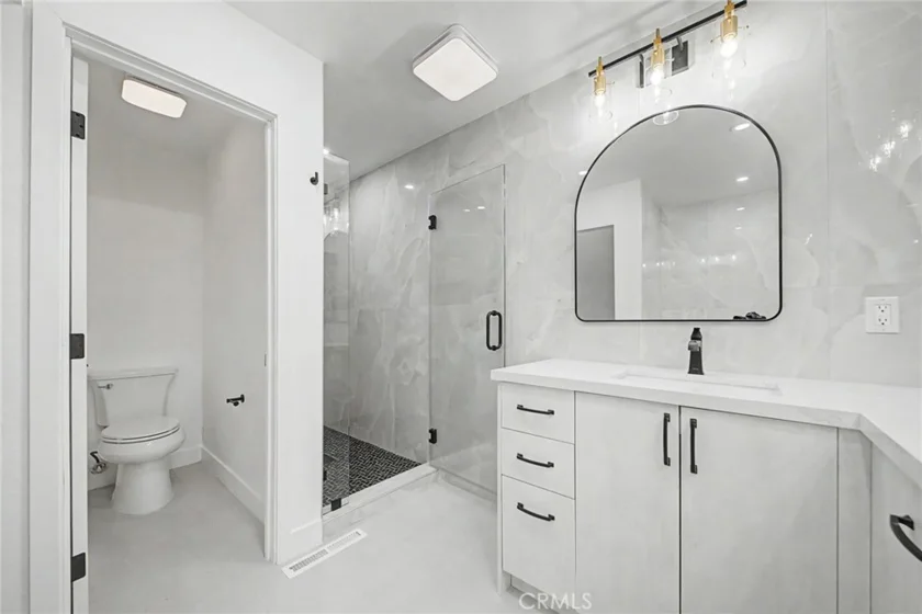 421 S Van Ness photo 17