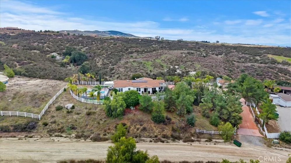 39565 Spanish Oaks Drive photo 5