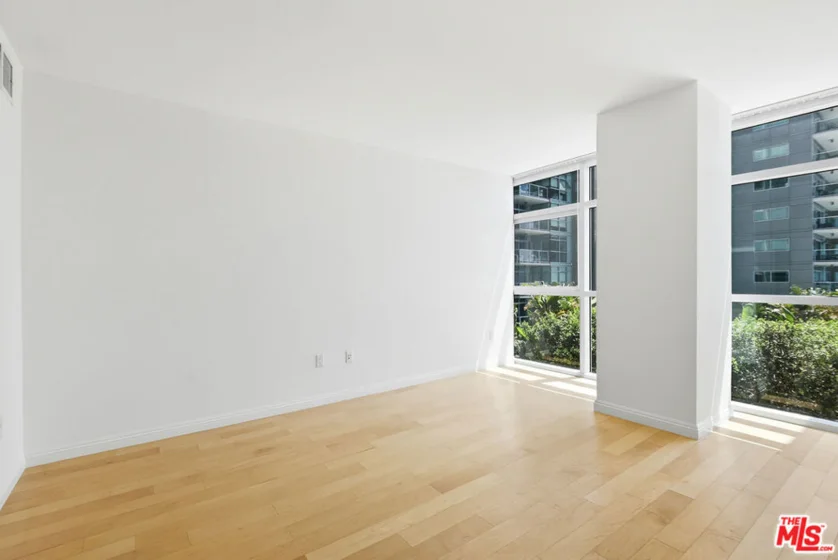 13700 Marina Pointe Drive #630 photo 20