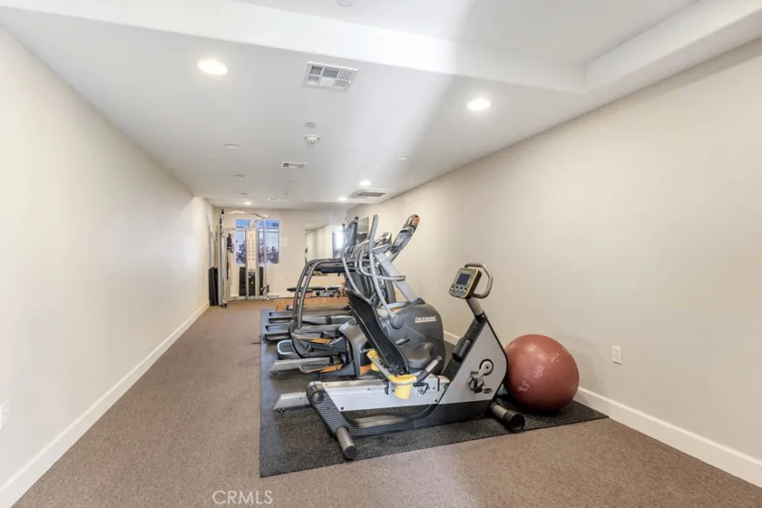 14412 Killion Street #310 photo 35