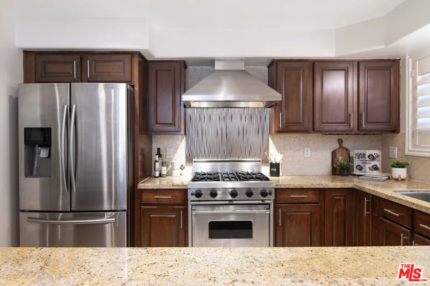 10390 La Grange Avenue #02 photo 10