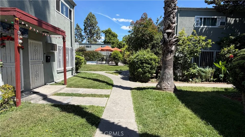 2101 S Pacific photo 3