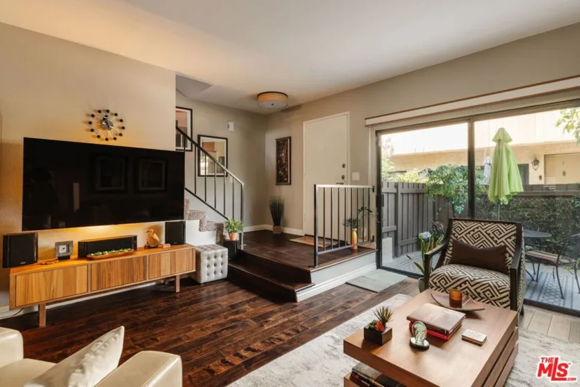 15023 Sherman Way #E photo 35