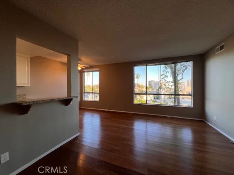 622 S Barrington #302 photo 10