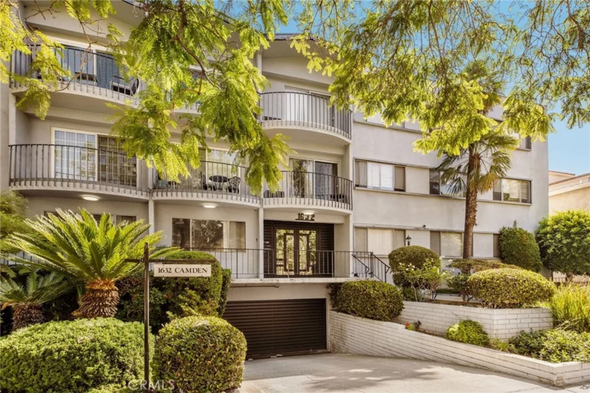 1632 Camden #204 photo 1