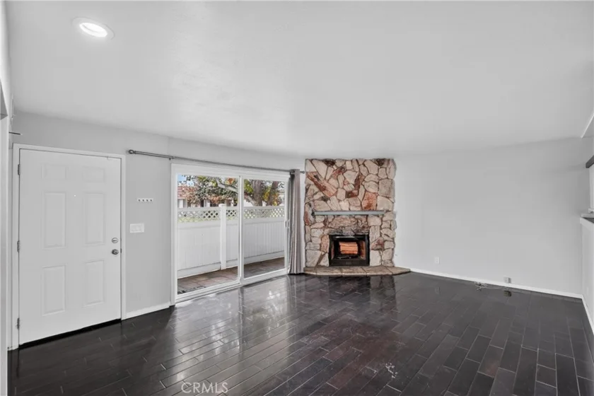 2105 N Derek #3 photo 3