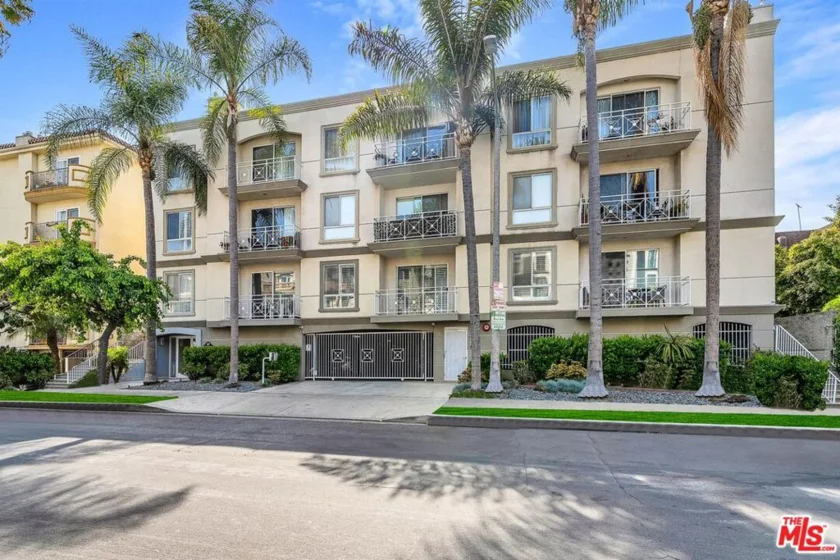 117 S Clark Drive #305 photo 15