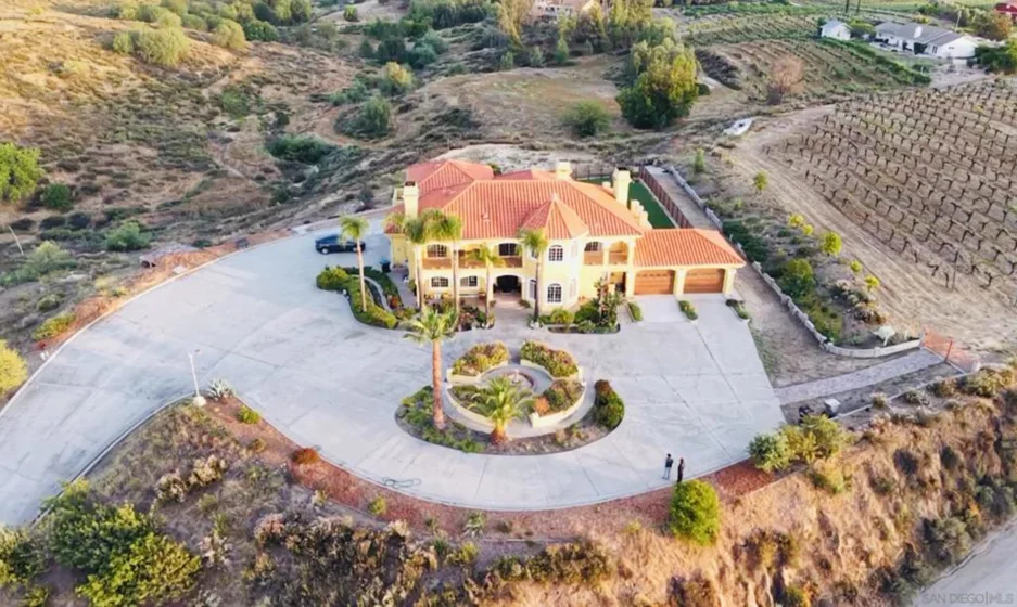 34083 Vino Way photo 2