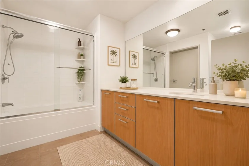 645 W 9th Street #314 photo 3