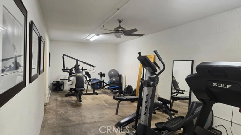 2929 Waverly Apt # 213 photo 6