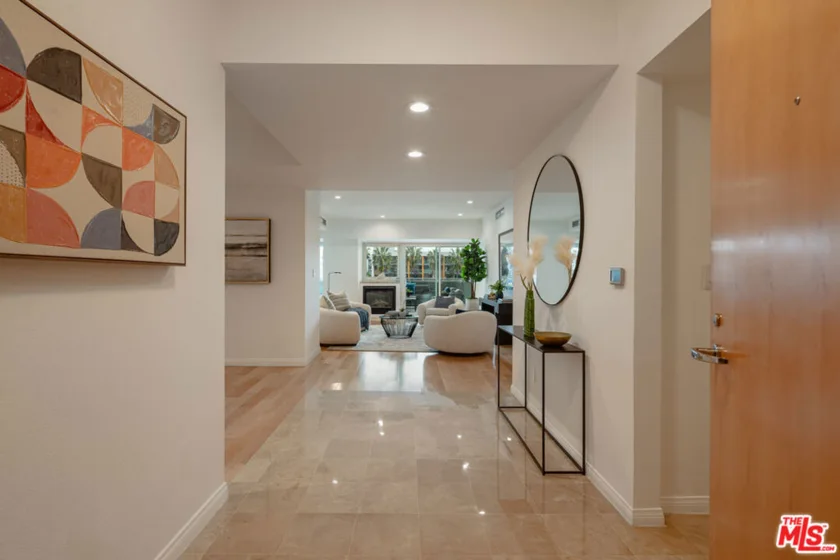 13600 Marina Pointe Drive #304 photo 1