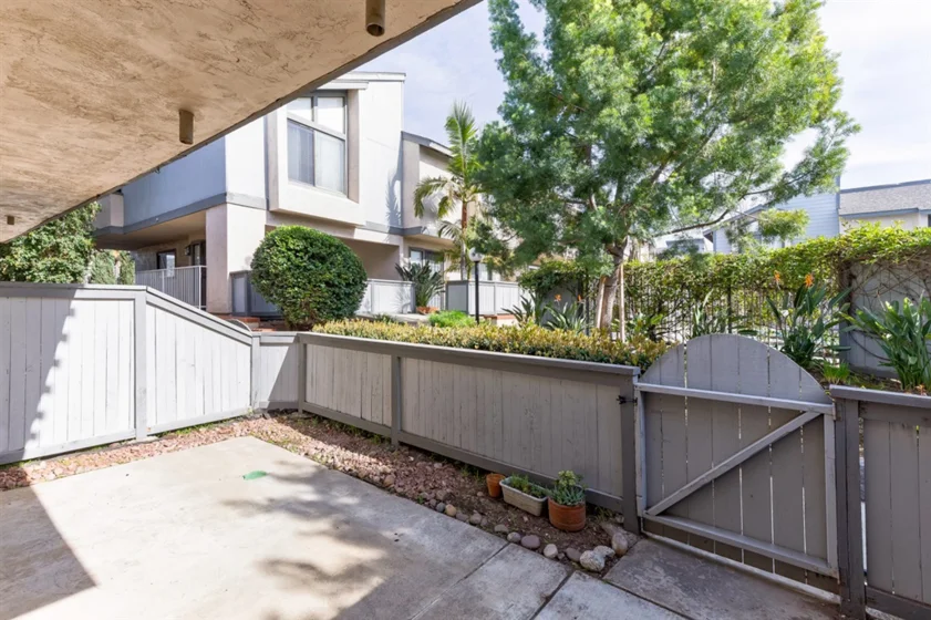 2135 E E Valley Parkway #89 photo 1