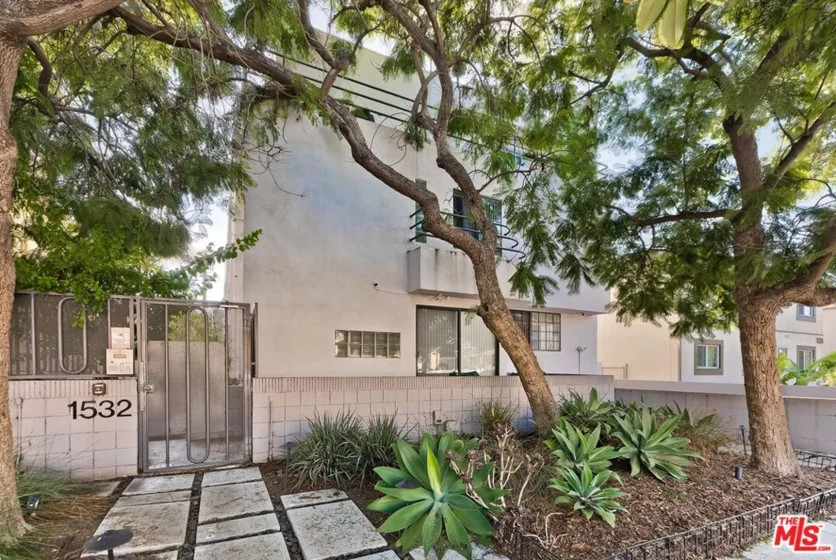 1532 9th Street #8 photo 3