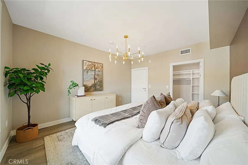 39 S Los Robles Avenue #6010 photo 16