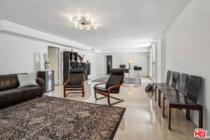 325 N Oakhurst Drive #PH2 photo 37