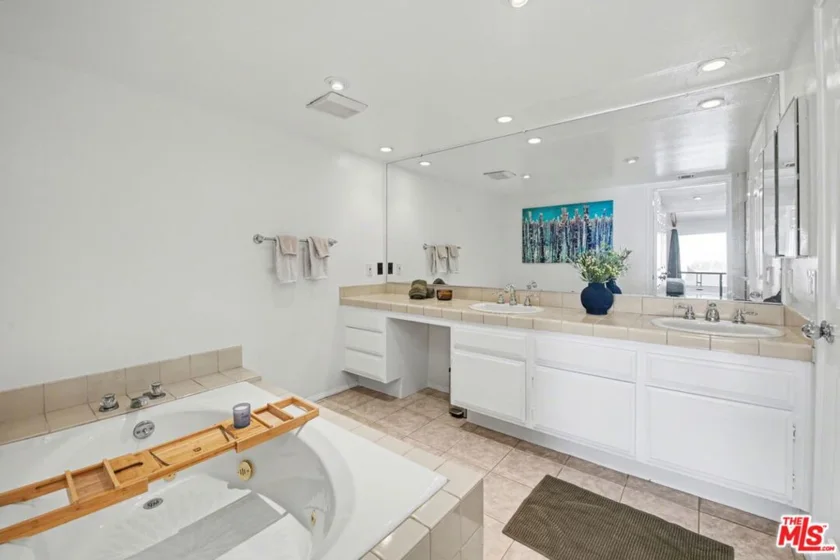 1250 Amherst Avenue #302 photo 16