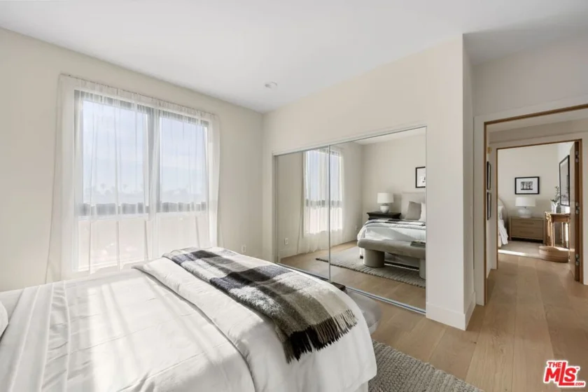 11923 Gorham Avenue #102 photo 37