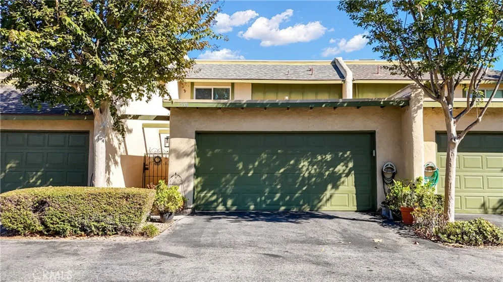530 Spruce Way photo 1