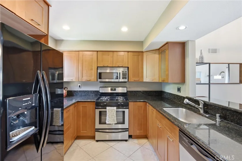 384 Redondo #401 photo 5