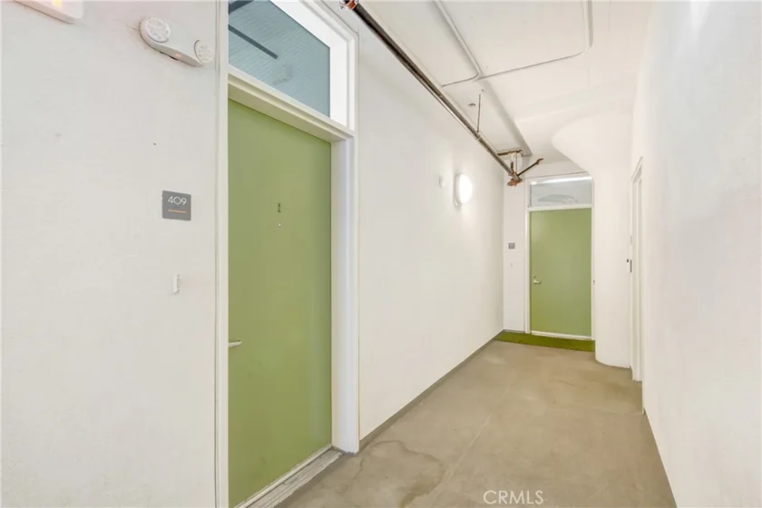 200 N San Fernando photo 9