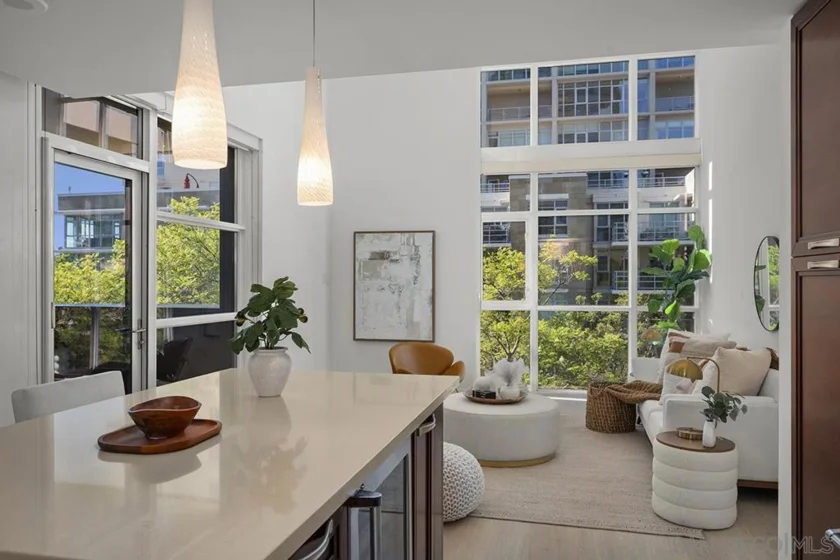 1325 Pacific Highway #313 photo 46