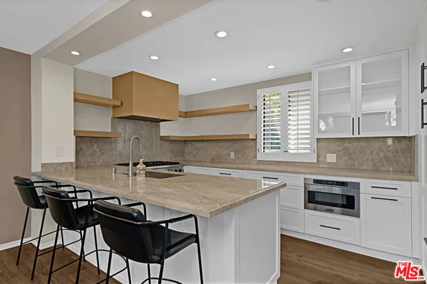 1925 S Beverly Glen Boulevard #40 photo 9