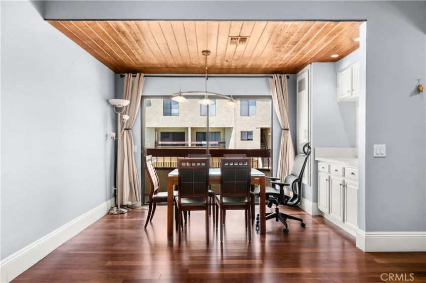 1022 S Marengo #5 photo 6