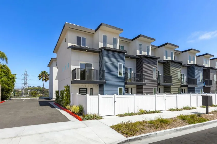 2055 S El Camino Real photo 1