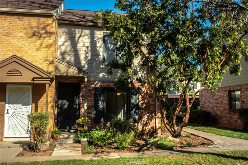 1277 N Mollison #F photo 10