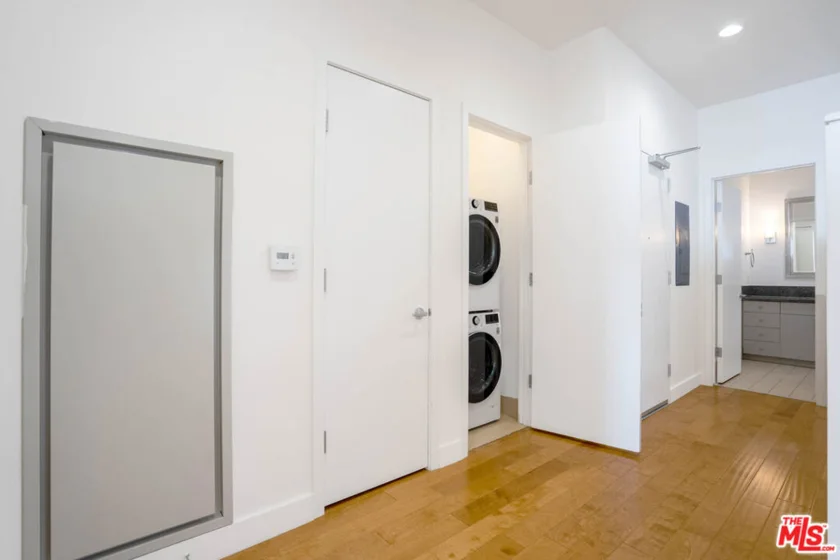 3810 Wilshire Boulevard #1911 photo 13