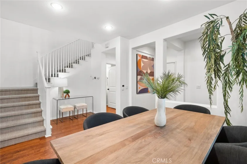 10 Newton Court photo 8
