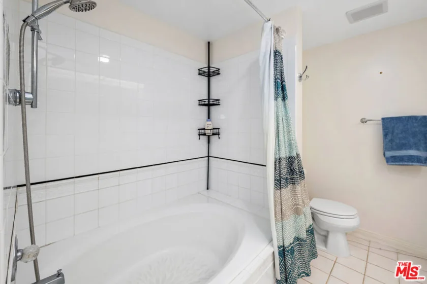 1375 Kelton Avenue #104 photo 14