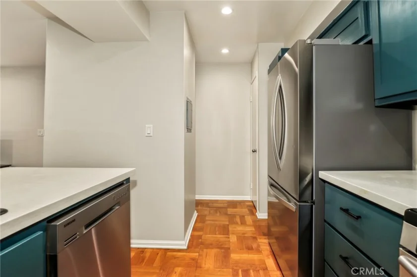 6525 La Mirada Avenue #112 photo 16