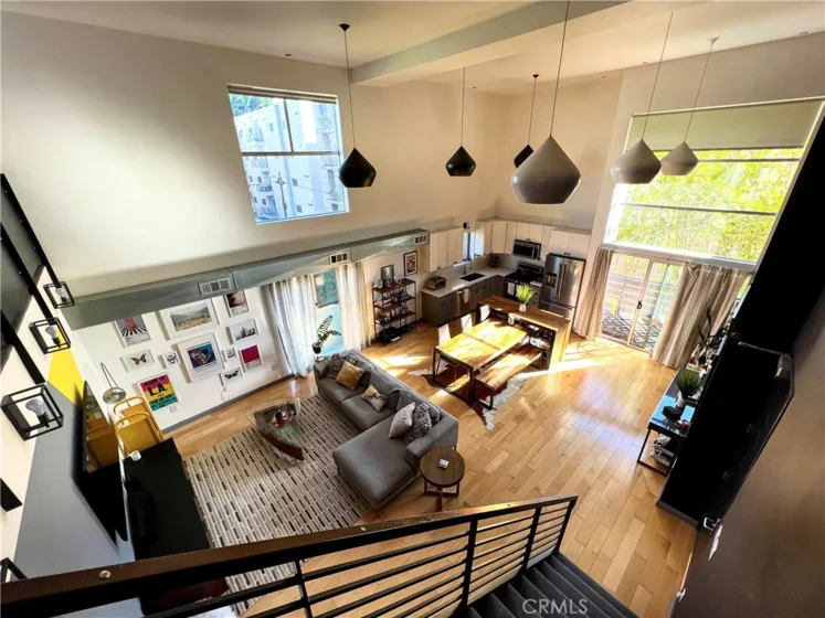 7062 Hawthorn Avenue #104 photo 1
