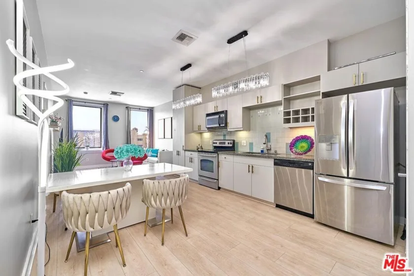 3810 Wilshire Boulevard #408 photo 24