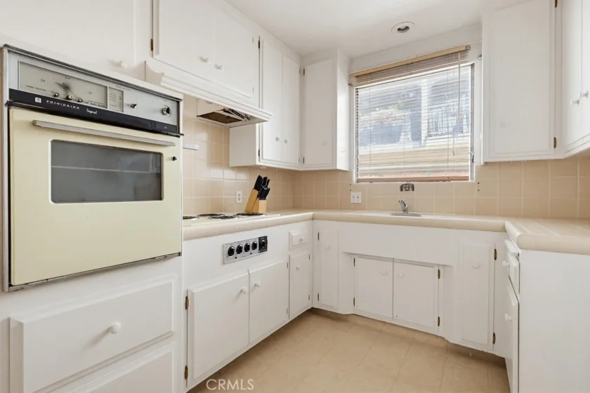 2060 E 3rd Street #3 photo 24