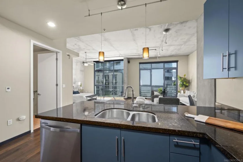 527 10th Avenue #302 photo 11