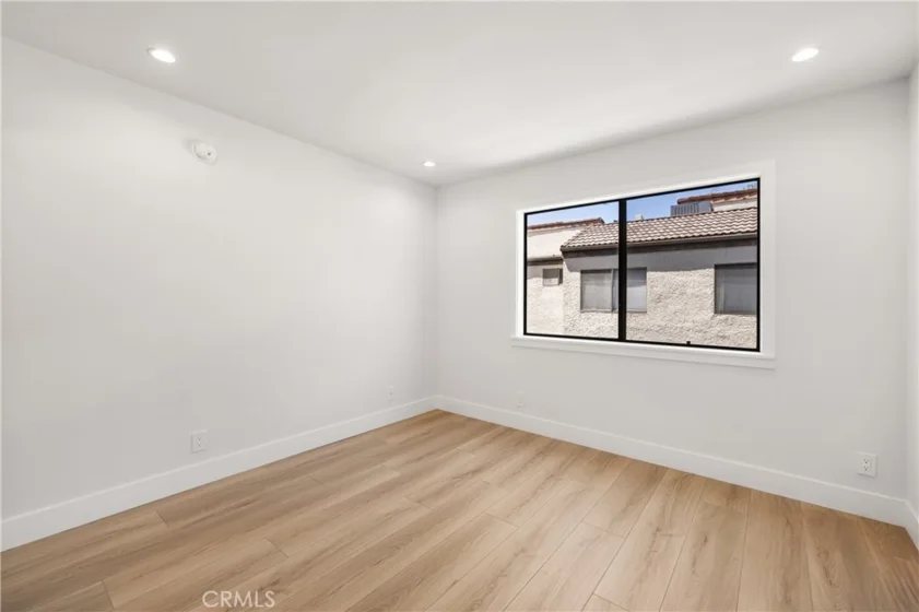 5711 Owensmouth #125 photo 20