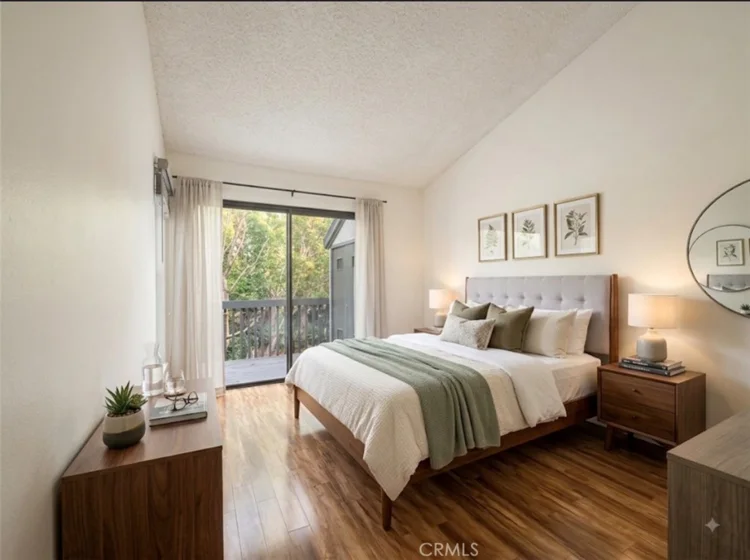 2542 W Macarthur photo 8