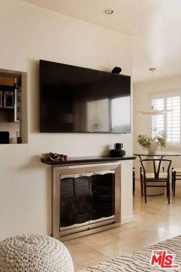 1021 N Crescent Heights Boulevard #207 photo 8