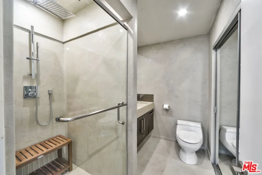 339 N Palm Drive #201 photo 26