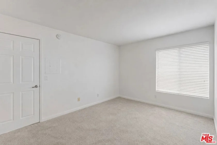 5535 Canoga Avenue #317 photo 8